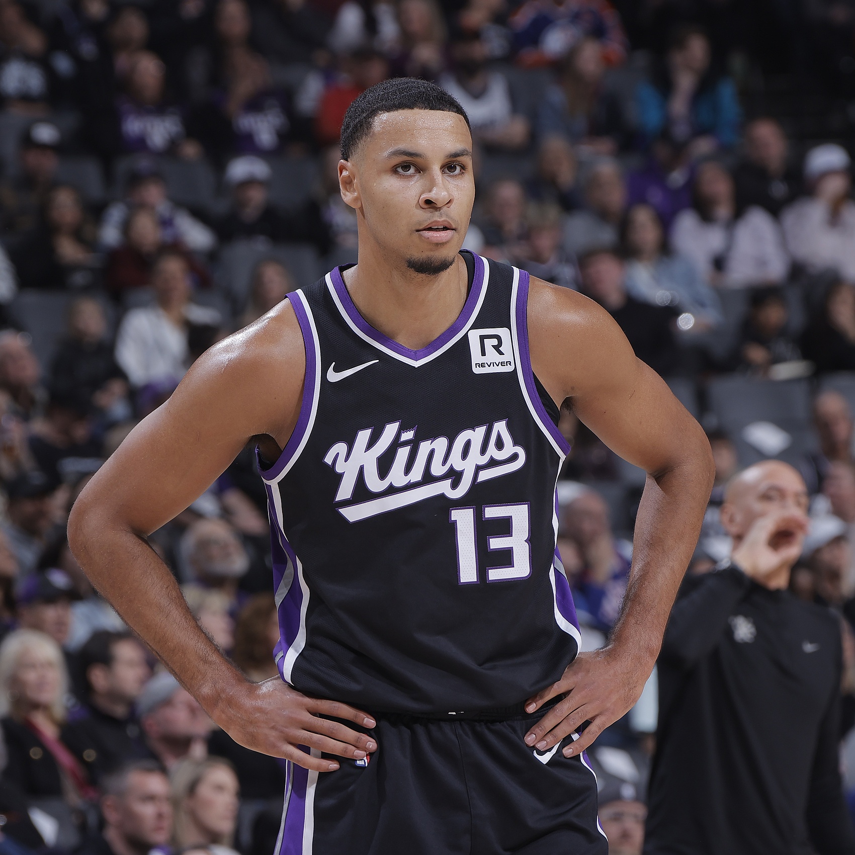 队记：在和勇士的交易谈判中 国王将穆雷和埃利斯列为非卖品