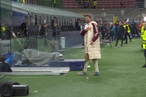 爱奇艺体育官方下载入口-告别！穆勒踢完拜仁生涯最后一场欧冠，赛后向球迷鼓掌致意